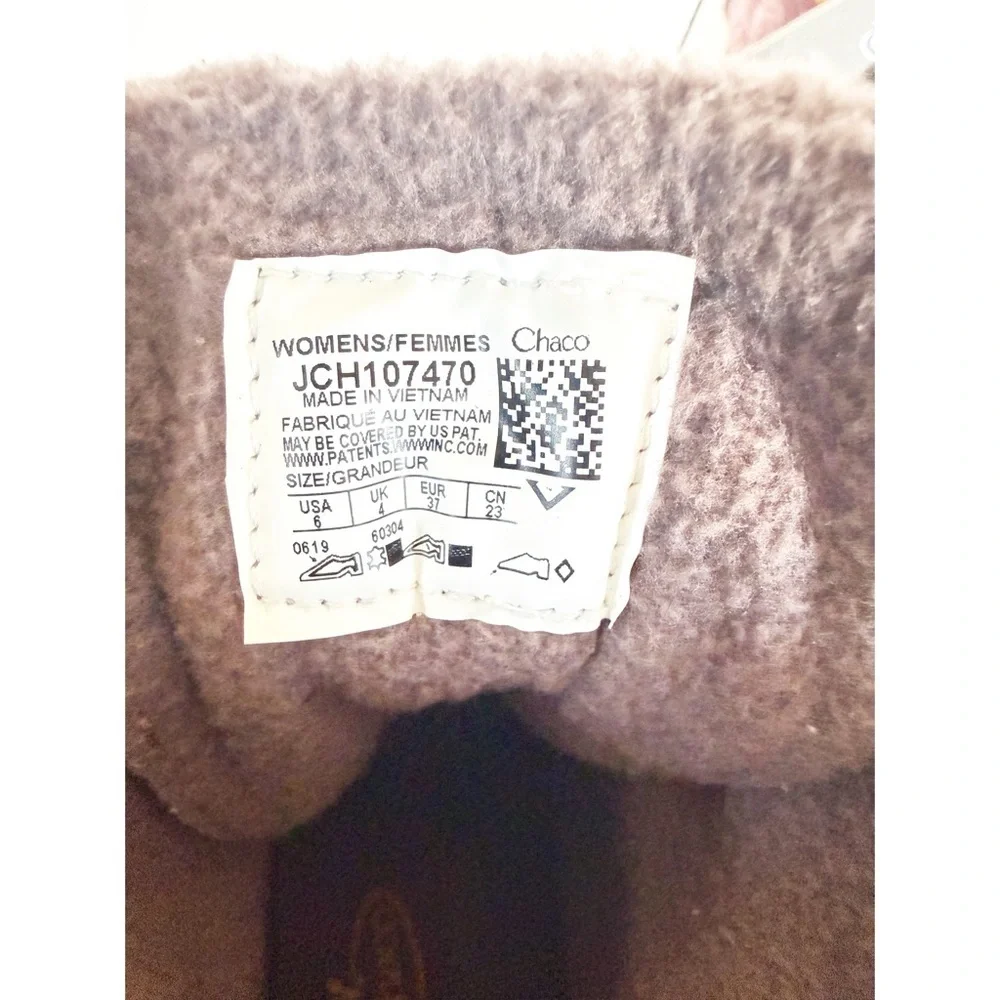 NWT Chaco Borealis Quilt Waterproof Boots in Mahogany, Size 6